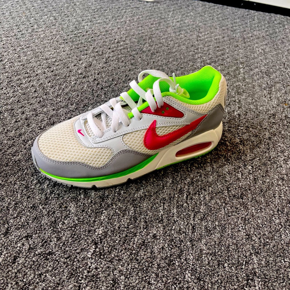 Women’s Nike Airmax Correlate